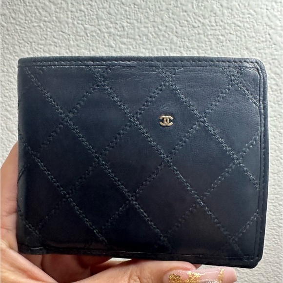 Authentic Chanel Quilted Lambskin CC Logo Wallet - Picture 1 of 15
